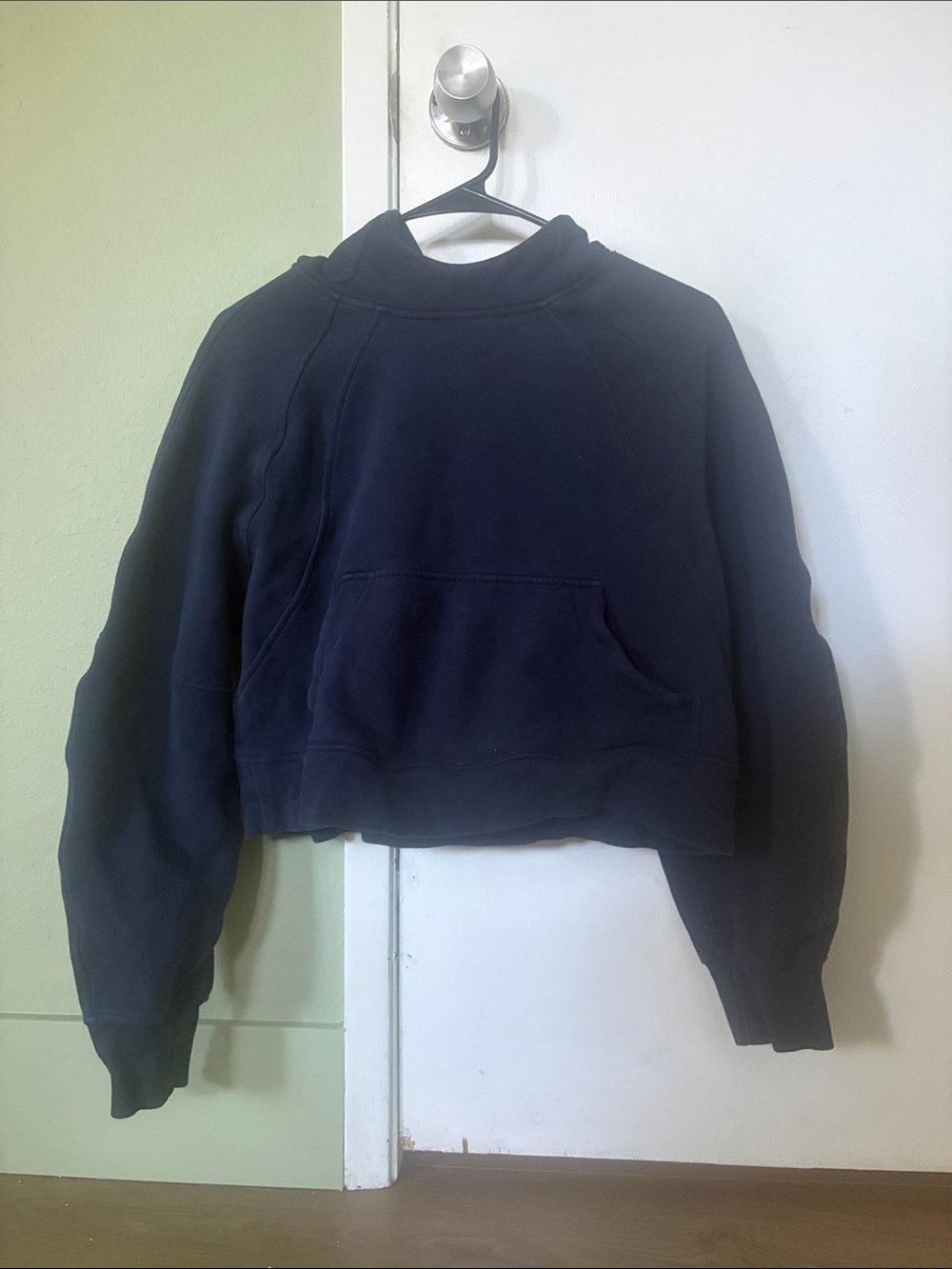 Lululemon cropped hoodie